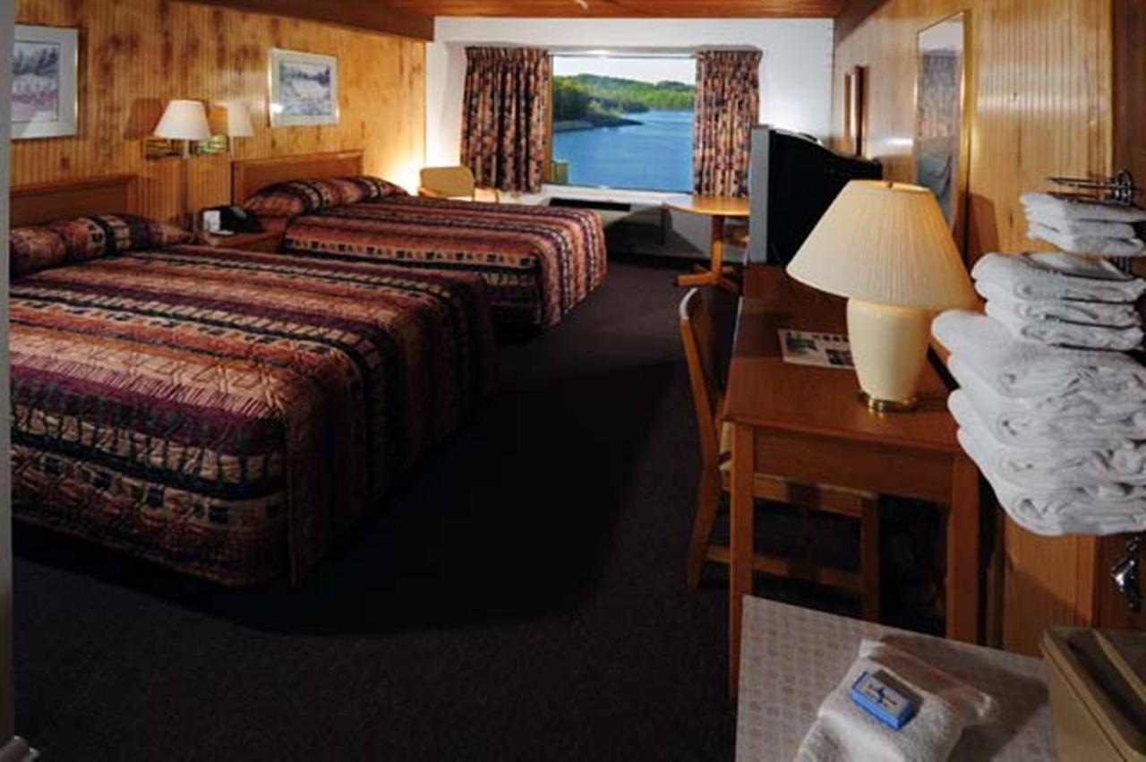 Grafton Tygart Lake Lodge الغرفة الصورة