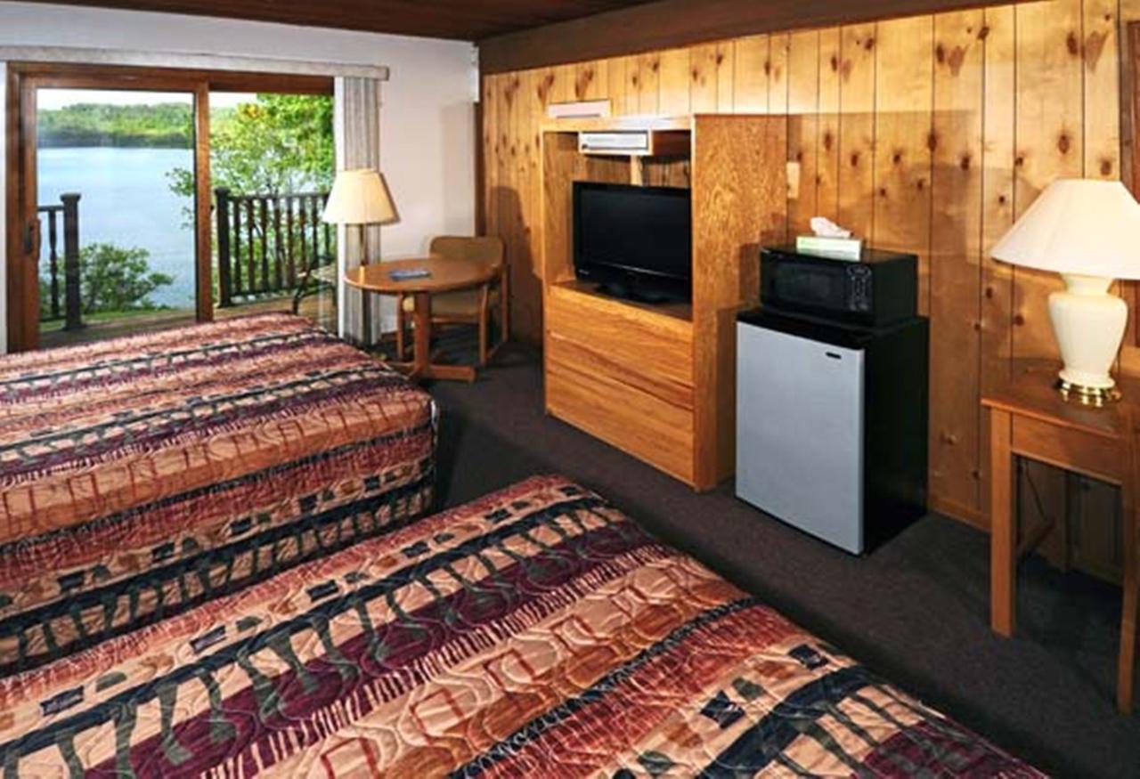 Grafton Tygart Lake Lodge الغرفة الصورة